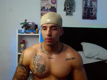 Watch Darius Phoenix ๐ช live webcam Darius Phoenix ๐ช live webcam