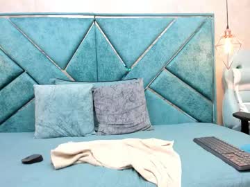 Adriana! 🪄🍑 live webcam