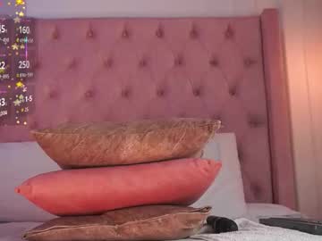 Melissa🌙 (Help me to reach 200 thumbs up👍🏼) live webcam