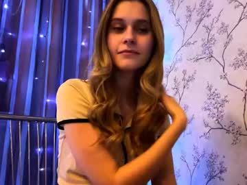 I am Nika🤗Can we hit 10 Thumbs Up? >_> live webcam