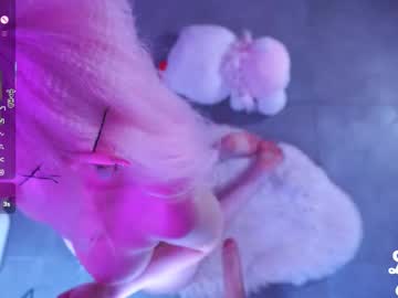 Lucy UwU live webcam