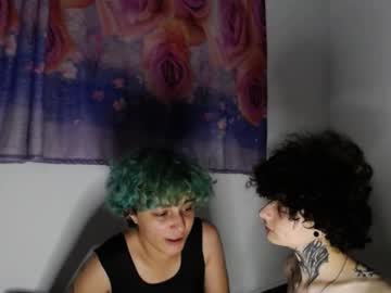 Little Mike (Independent model) live webcam