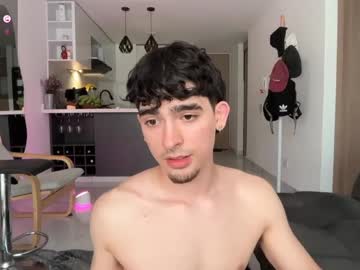 Watch Zenn live webcam Zenn live webcam